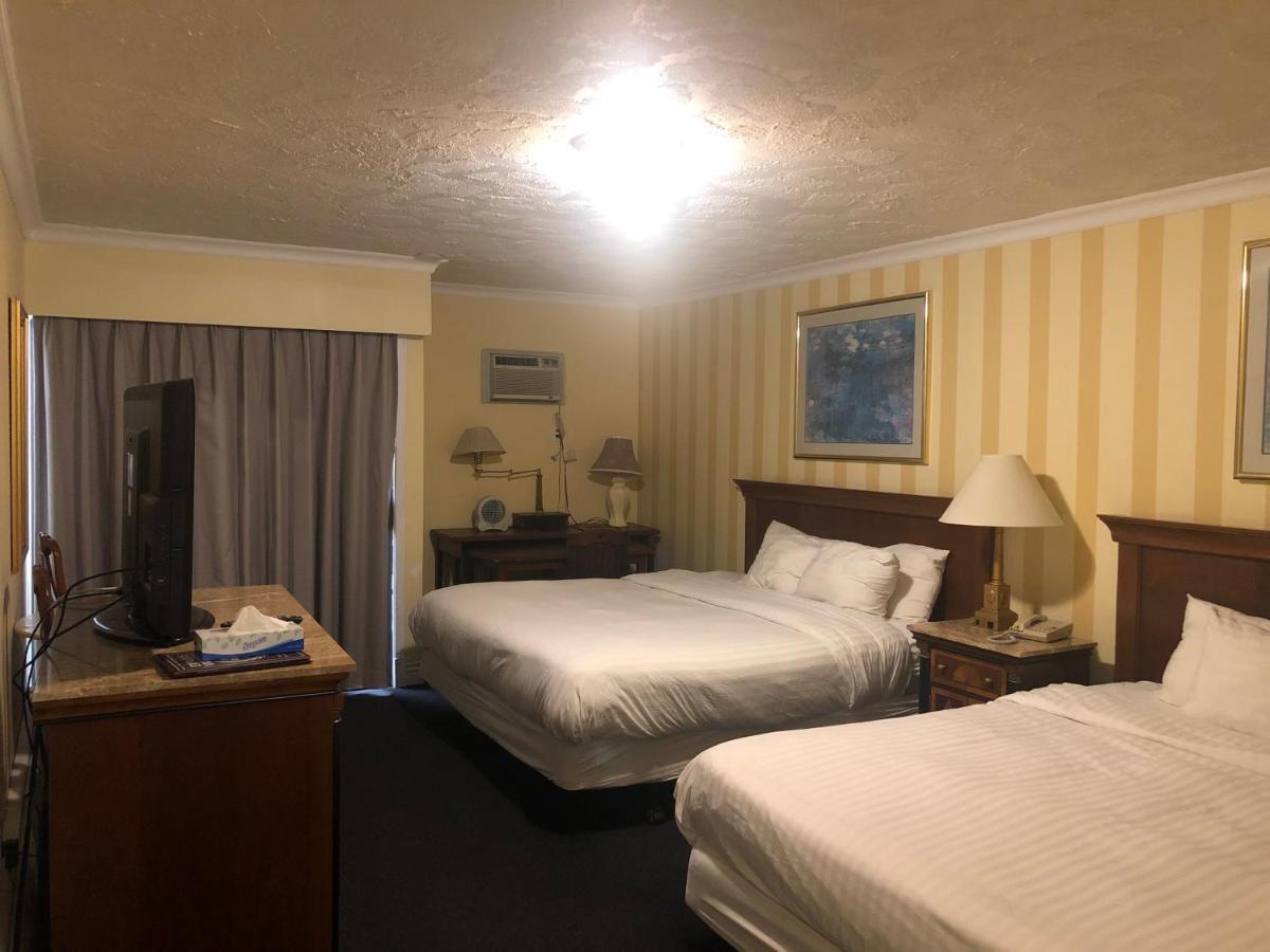Island Travel Inn Вікторія Екстер'єр фото