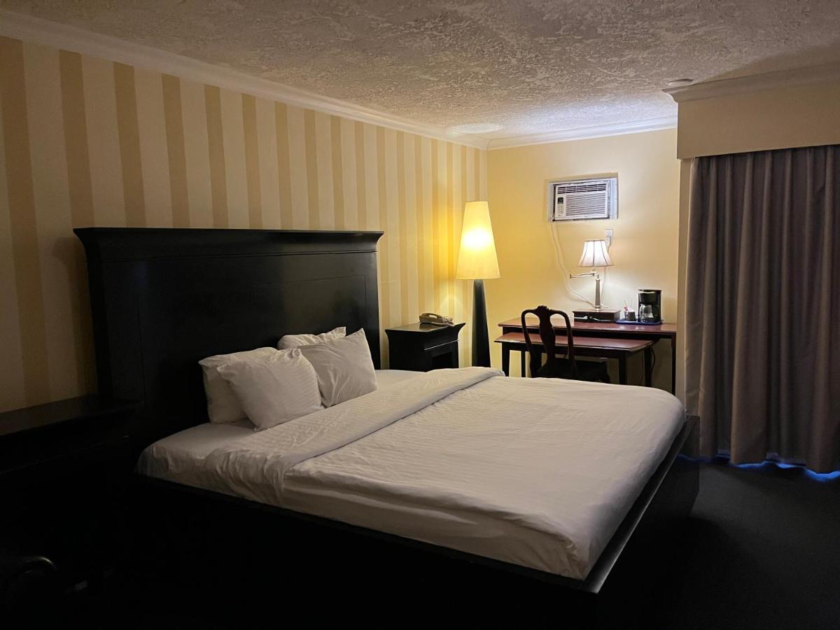 Island Travel Inn Вікторія Екстер'єр фото
